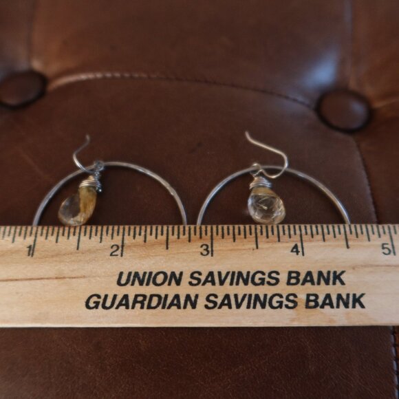 Faceted teardrops green/yellow stone&sterling silver front facing hoop earrings - Picture 15 of 16